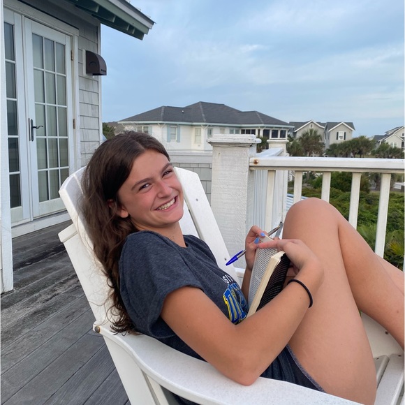 Meet your Posher, Adelia - Picture 1 of 1